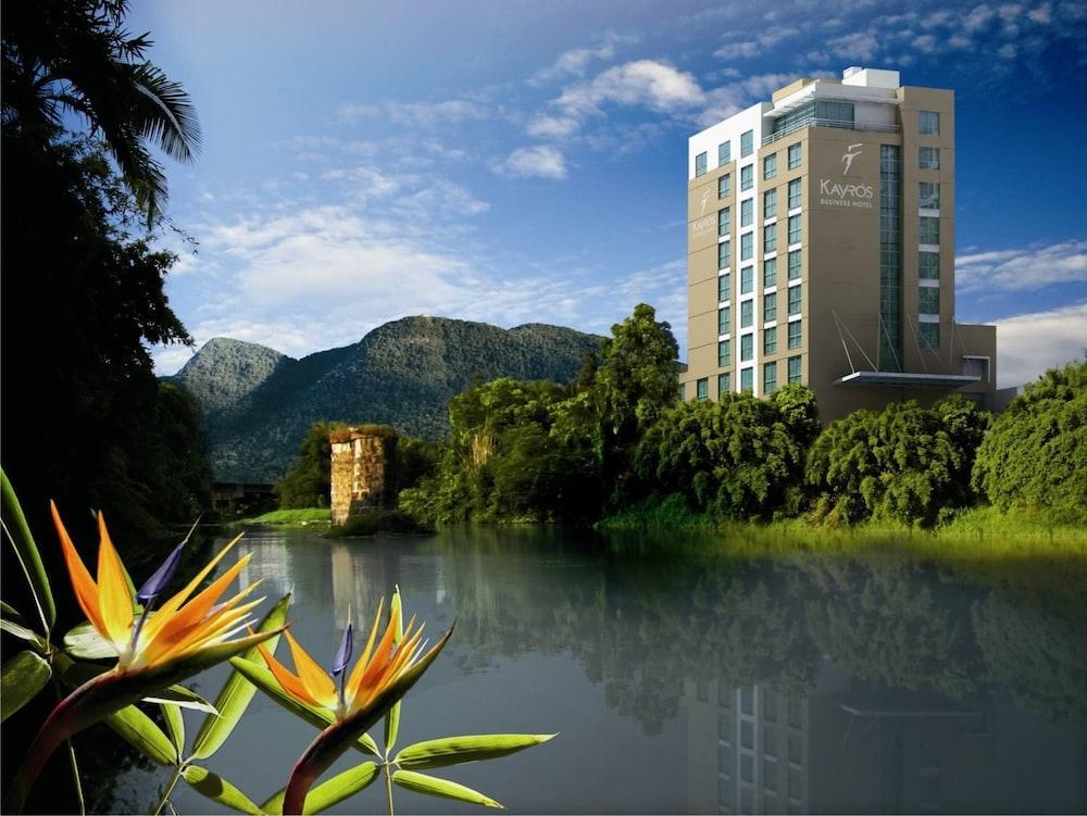 Kayros Business Hotel Jaragua do Sul Bagian luar foto