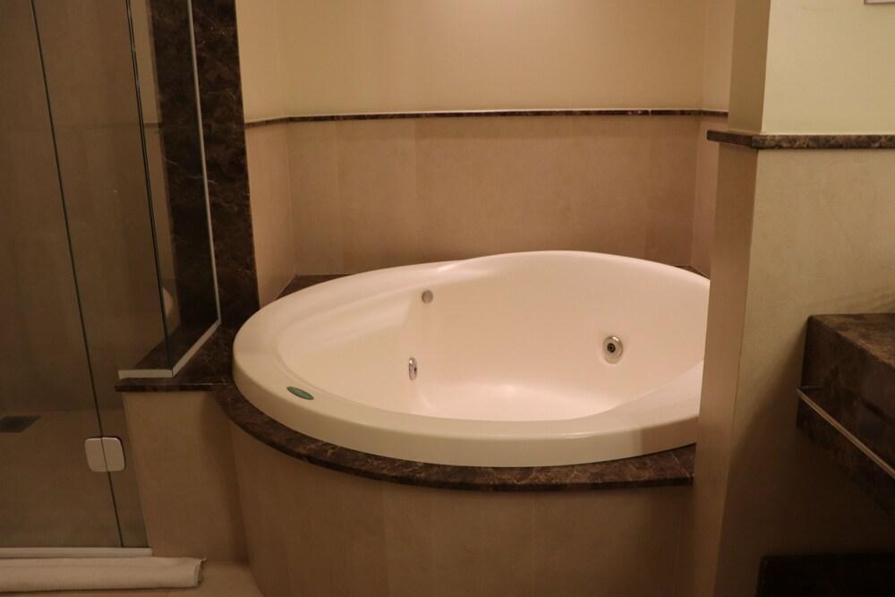 Kayros Business Hotel Jaragua do Sul Bagian luar foto